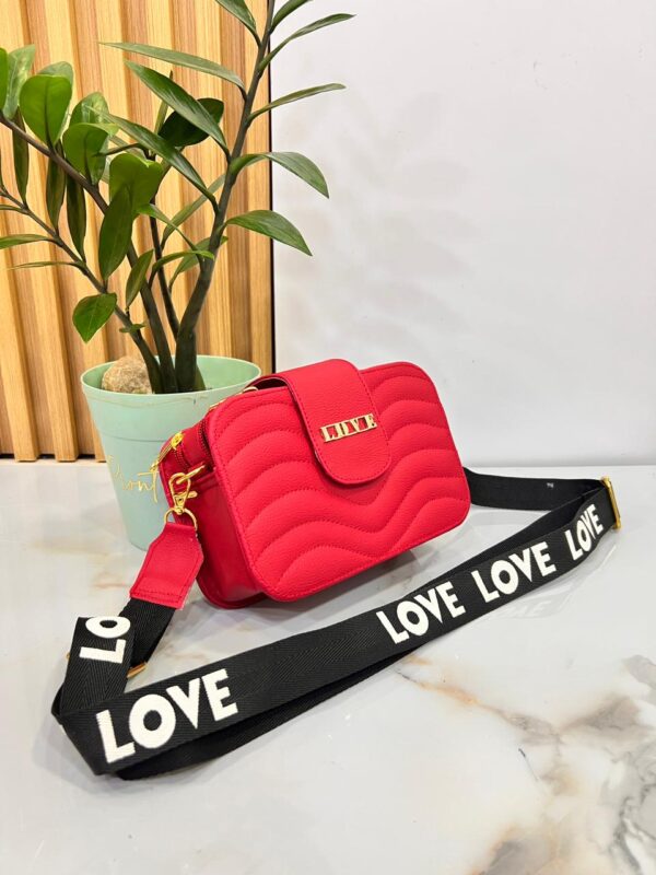 CARRIEL LOVE - Imagen 3